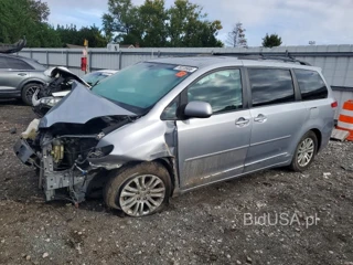 TOYOTA SIENNA XLE 8-PASSENGER