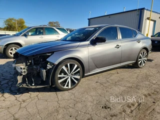 NISSAN ALTIMA SR