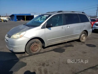 TOYOTA SIENNA LE 8 PASSENGER