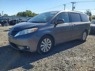 TOYOTA SIENNA XLE 7-PASSENGER