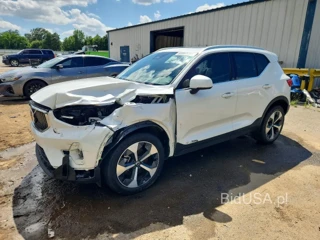 VOLVO XC40 PLUS