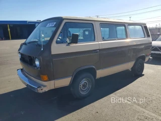 VOLKSWAGEN VANAGON BUS