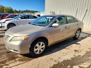 TOYOTA CAMRY BASE