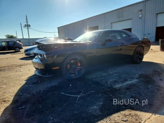 DODGE CHALLENGER SRT-8