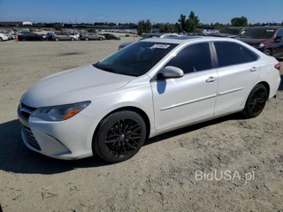 TOYOTA CAMRY XLE V6