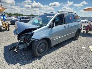 TOYOTA SIENNA CE 8 PASSENGER