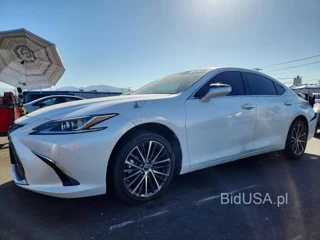 LEXUS ES 300H BASE