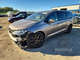CHRYSLER PACIFICA TOURING PLUS