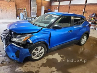 NISSAN KICKS S