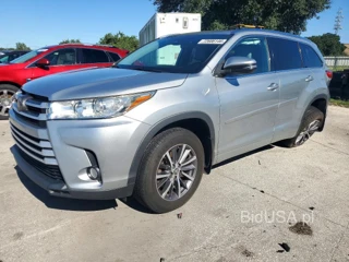 TOYOTA HIGHLANDER XLE