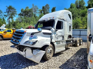 FREIGHTLINER CASCADIA 126