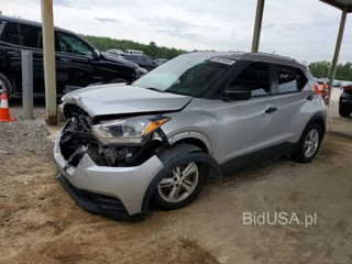 NISSAN KICKS S