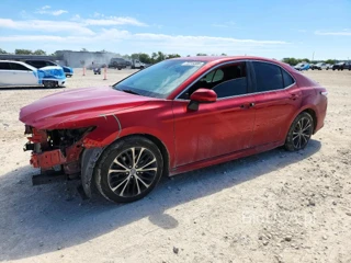 TOYOTA CAMRY SE