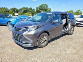 TOYOTA SIENNA XLE