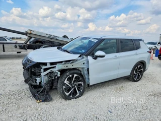 MITSUBISHI OUTLANDER SE
