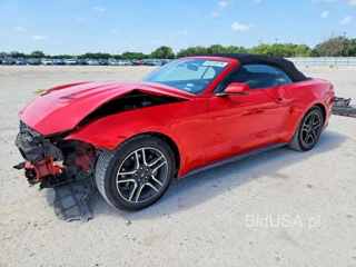 FORD MUSTANG V6 CONVERTIBLE