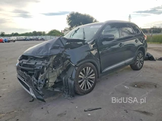 MITSUBISHI OUTLANDER SE