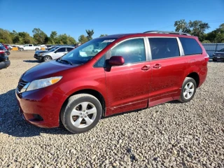 TOYOTA SIENNA LE