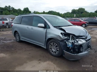 TOYOTA TOYOTA SIENNA XLE