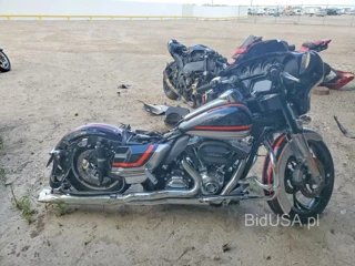HARLEY-DAVIDSON FLHXS STREET GLIDE SPECIAL