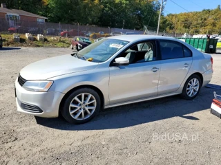 VOLKSWAGEN JETTA SE