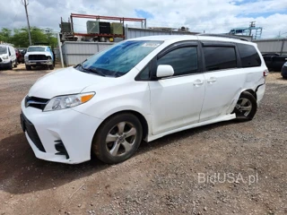 TOYOTA SIENNA LE