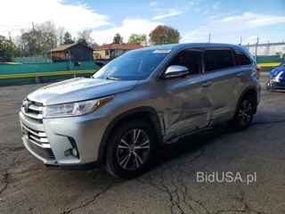 TOYOTA HIGHLANDER LE PLUS