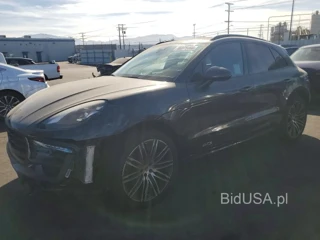 PORSCHE MACAN GTS