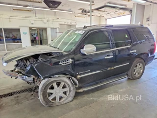 CADILLAC ESCALADE LUXURY