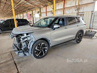MITSUBISHI OUTLANDER SE