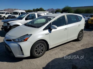 TOYOTA PRIUS V TWO