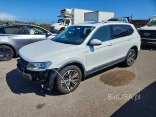 VOLKSWAGEN TIGUAN SE