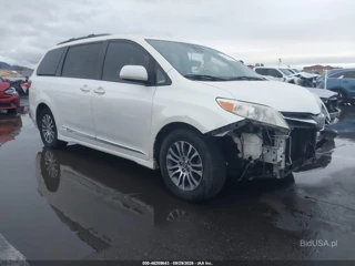 TOYOTA TOYOTA SIENNA XLE 8 PASSENGER