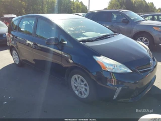 TOYOTA TOYOTA PRIUS V TWO