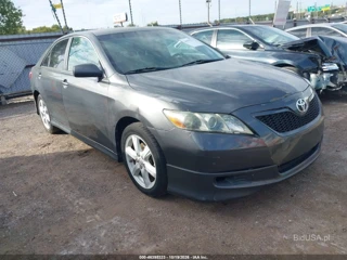 TOYOTA TOYOTA CAMRY SE