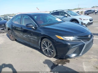 TOYOTA TOYOTA CAMRY SE