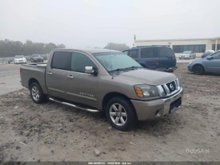 NISSAN NISSAN TITAN SE