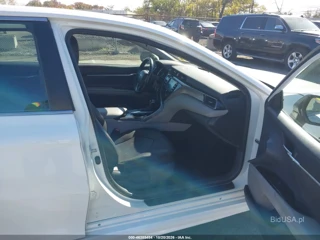 TOYOTA TOYOTA CAMRY SE