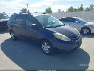 TOYOTA TOYOTA SIENNA LE
