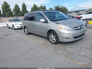 TOYOTA TOYOTA SIENNA XLE