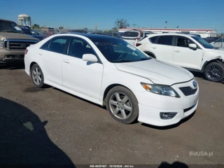 TOYOTA TOYOTA CAMRY SE