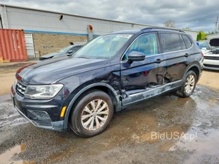 VOLKSWAGEN TIGUAN SE