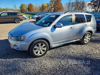 MITSUBISHI OUTLANDER SE