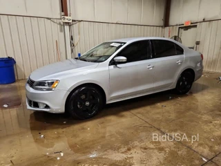 VOLKSWAGEN JETTA SE