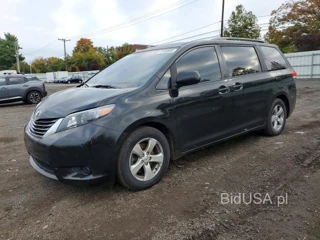 TOYOTA SIENNA LE