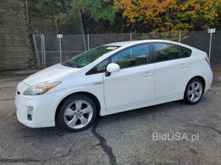 TOYOTA PRIUS V