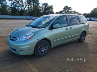 TOYOTA SIENNA XLE