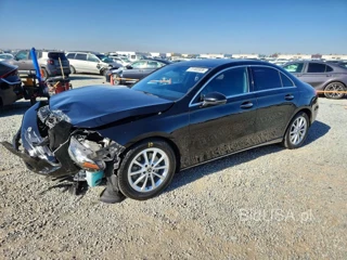 MERCEDES-BENZ A 220