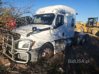 FREIGHTLINER CASCADIA 126