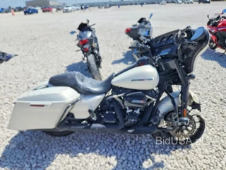 HARLEY-DAVIDSON FLHXS STREET GLIDE SPECIAL